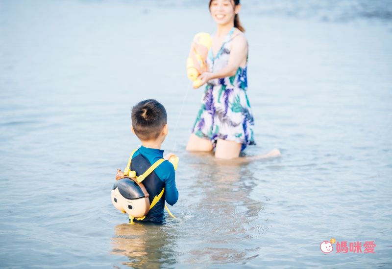韓國 Winnie Connie - 屁屁偵探後背式水槍 (適用:3-8歲)
