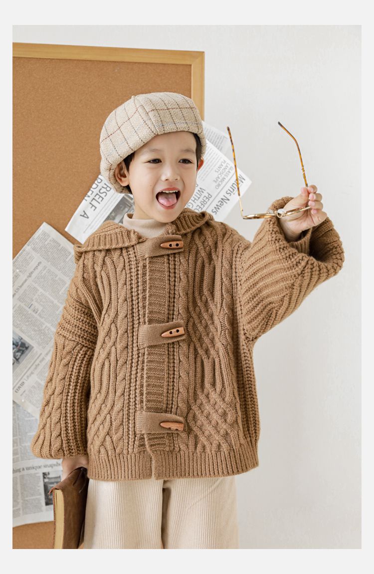 TONGMO - 復古木釦麻花編織連帽毛衣外套-黃綠色