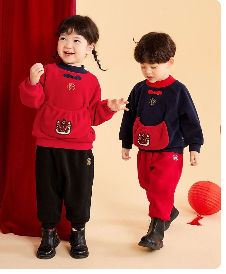 加絨喜氣洋洋半高領長袖上衣-年獸小口袋-紅色