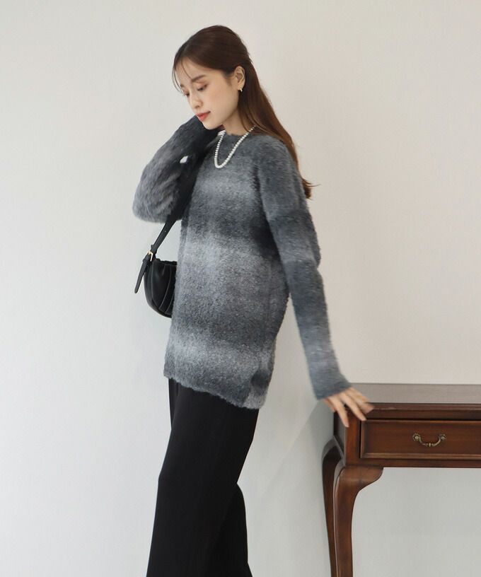 日本 BLUE EAST - 柔軟的夢漸層圓領毛衣-海洋藍