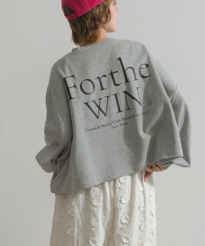 日本 Lupilien - 背後英文印花寬鬆休閒短版上衣-灰