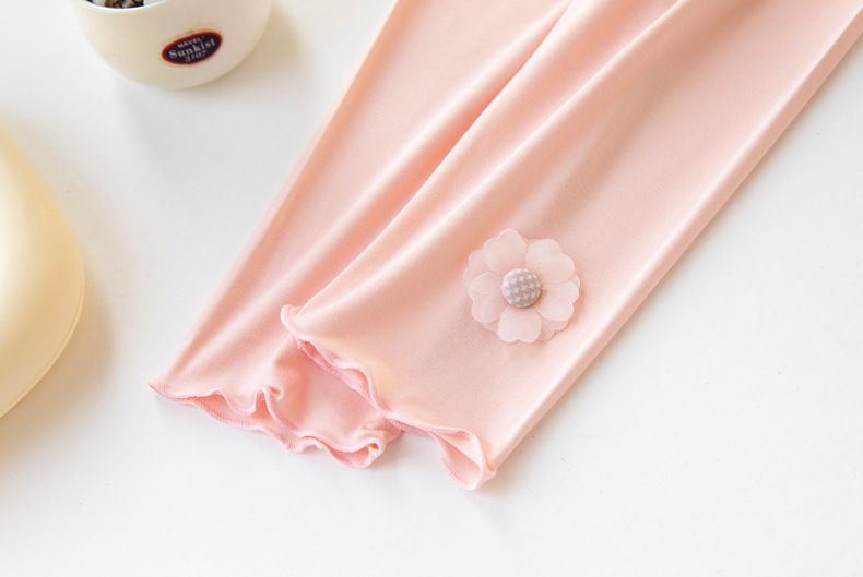 FANMOU - 莫代爾透氣七分內搭褲-甜美花朵-灰色-滾邊顏色隨機