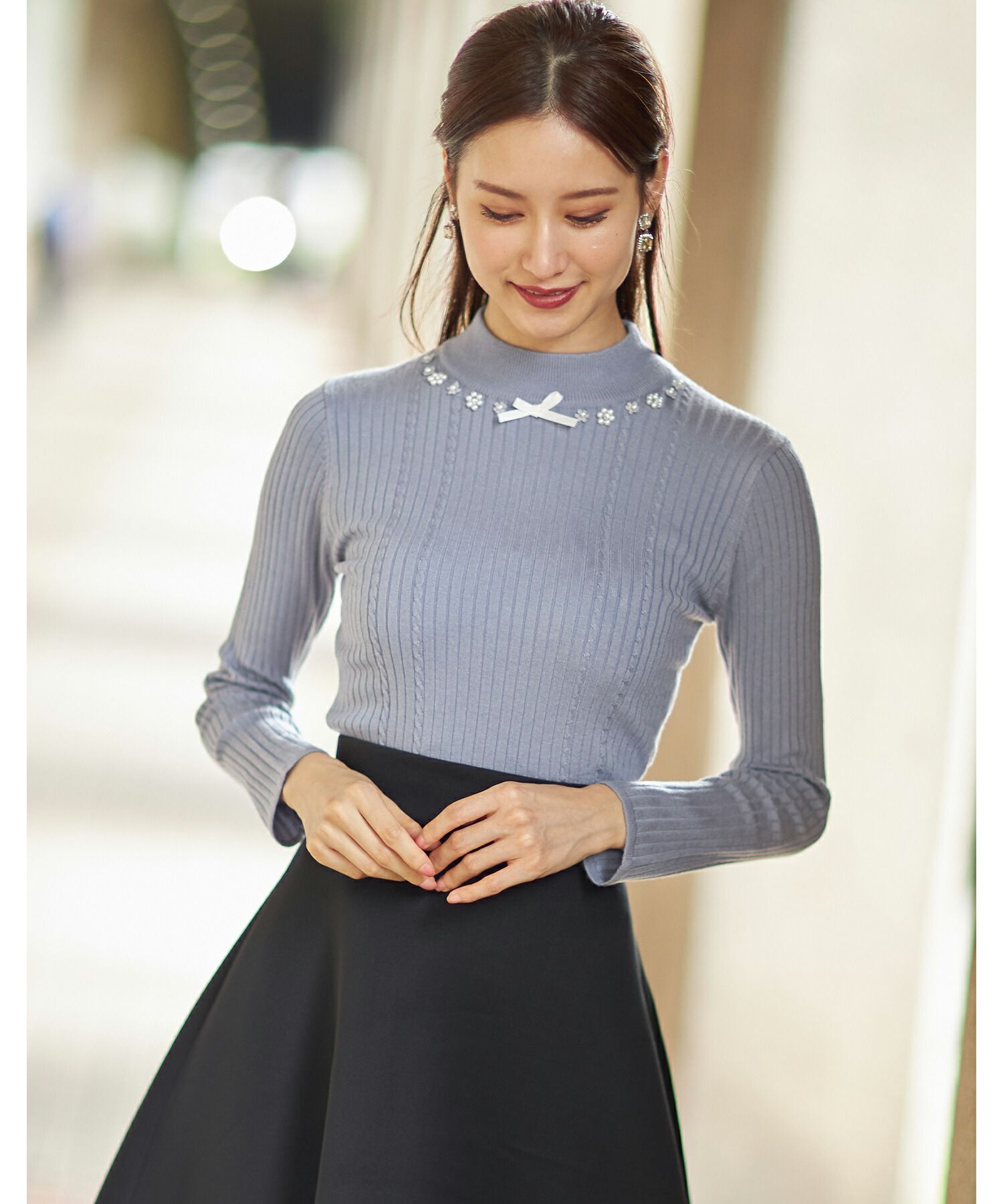 日本 tocco-closet - 氣質珍珠花朵針織上衣-奶油杏