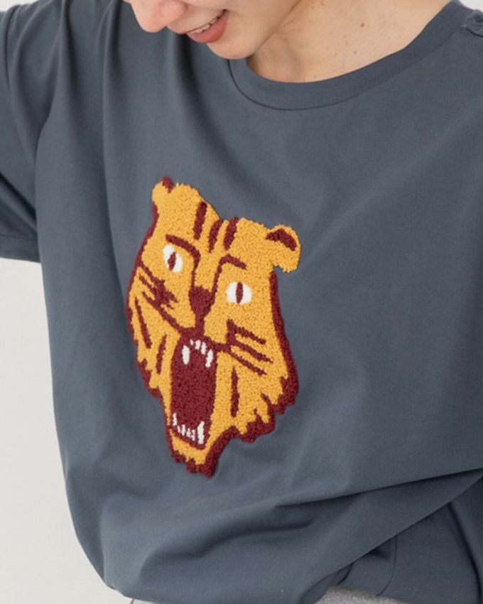 日本 gleam - 逗趣老虎相良刺繡寬大風短袖T恤-黃老虎-靛藍