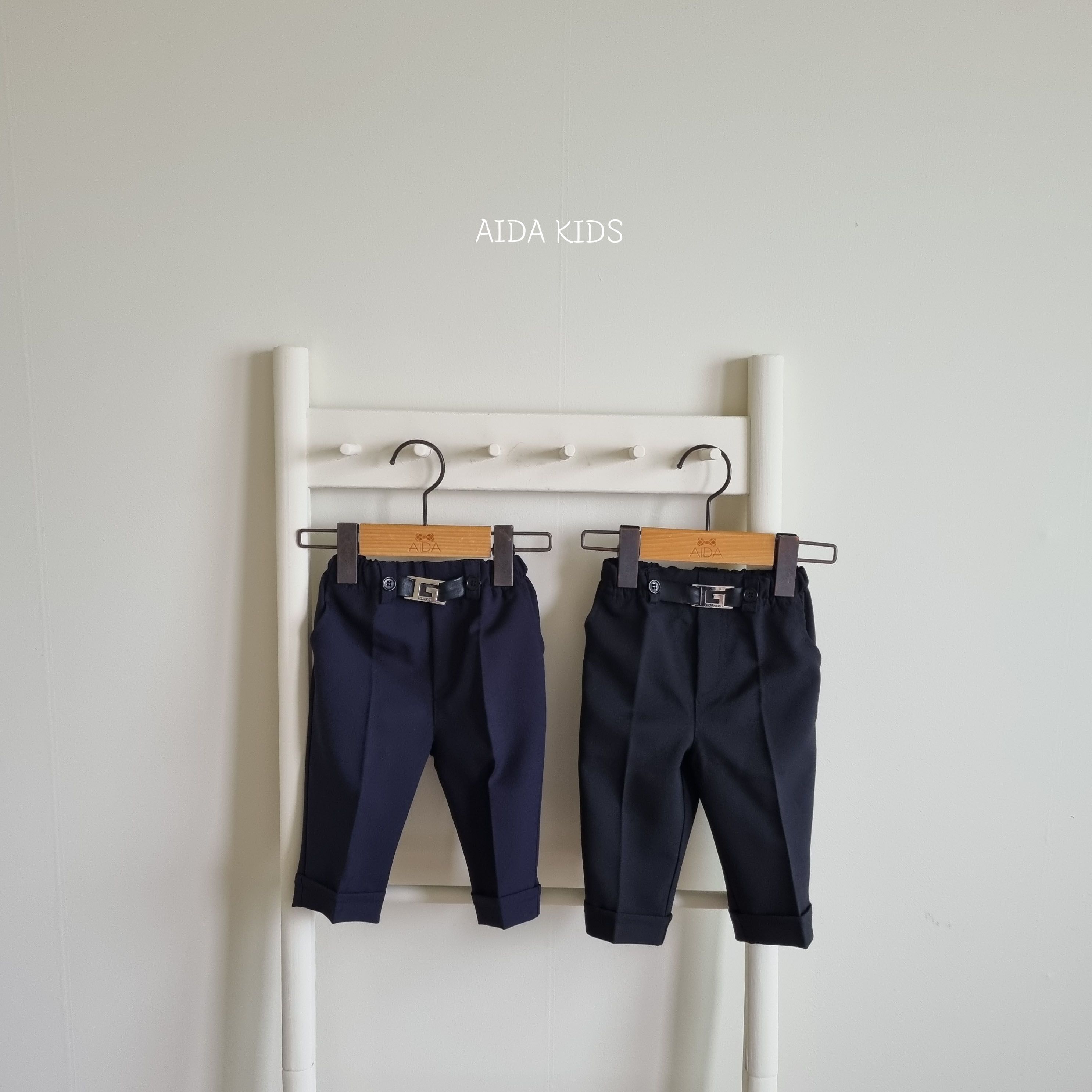 韓國 AIDA - 裝飾腰帶鬆緊腰直筒長褲-基本款-黑