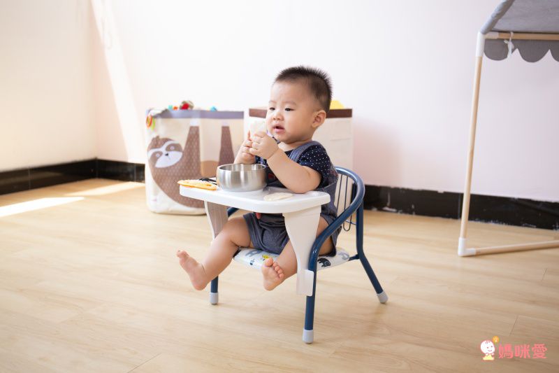 akachan honpo - 豆子椅專用餐桌