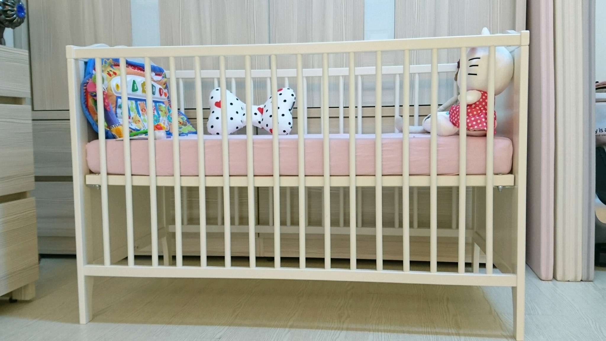 ikea嬰兒床+彈簧床墊送床單$3000