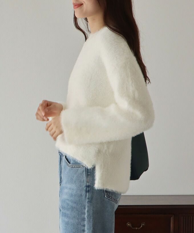 日本 BLUE EAST - 柔軟毛絨圓領毛衣-天使白