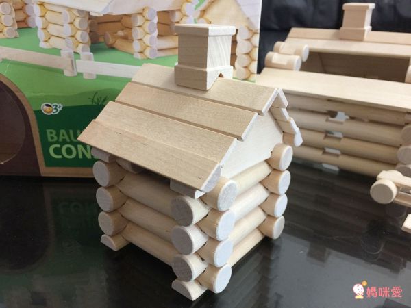 歐洲 VARIS - 木製建構積木-度假小木屋111片-獨家加贈飛行者號(市價$290)