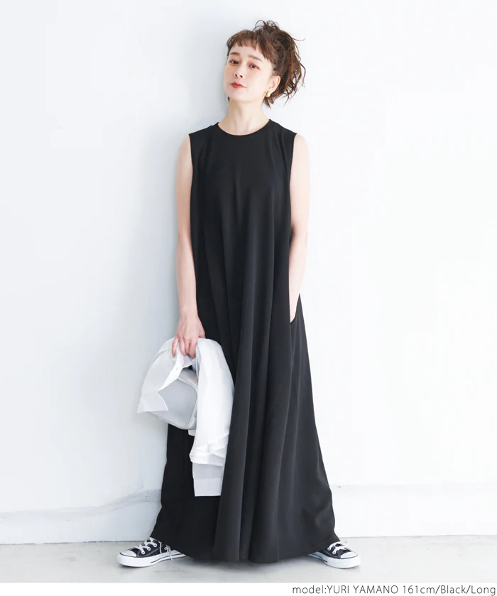 日本 COCA - 素面舒適彈性無袖A字洋裝-黑