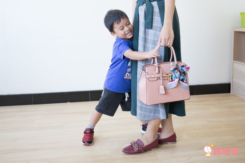 ★ 日本空運金釦絲巾包 #全團免運 ★