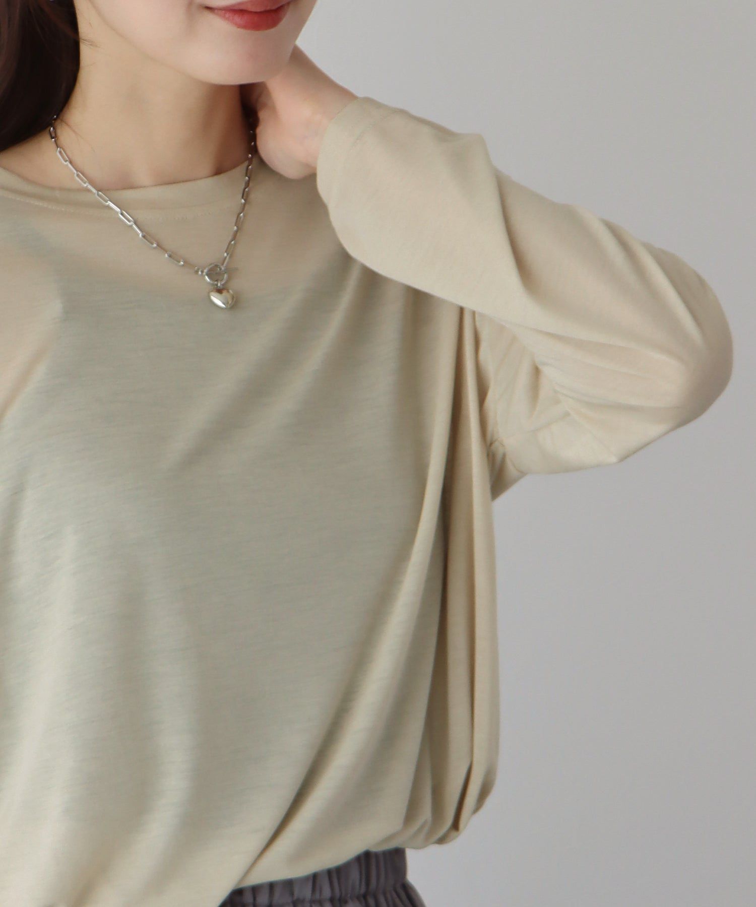 日本 BLUE EAST - 柔軟薄透落肩長袖上衣-粉