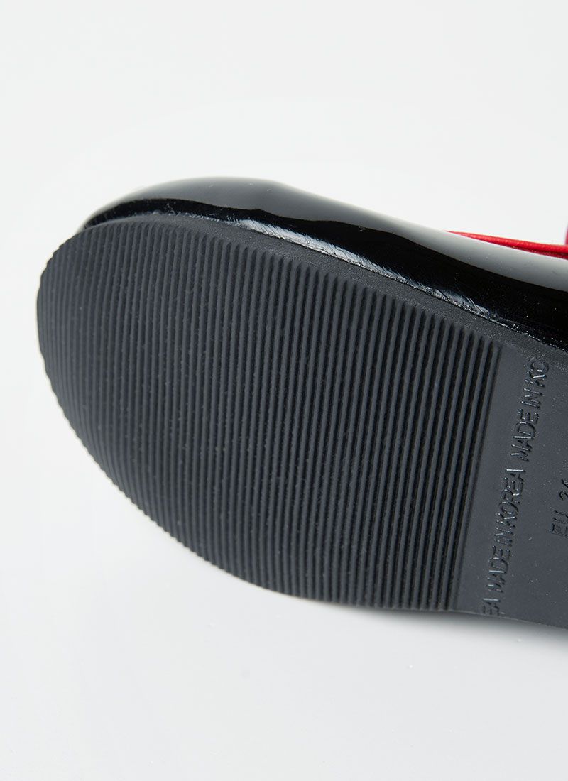 韓國 OZKIZ - 立體櫻桃點綴漆皮皮鞋-黑