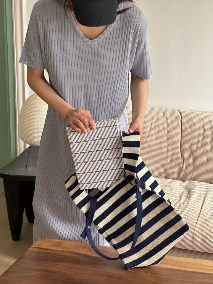 韓國 SOPHIENBONNE - 橫紋撞色針織手提/肩背包-米白X卡其 (M)