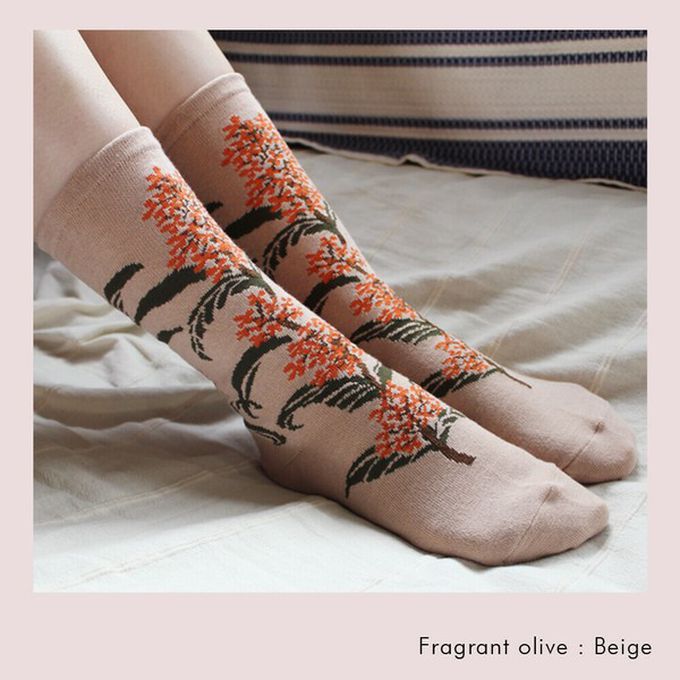 日本女裝代購 - 日本製 唯美花卉風長襪-香橄欖-淺棕 (23-25cm)