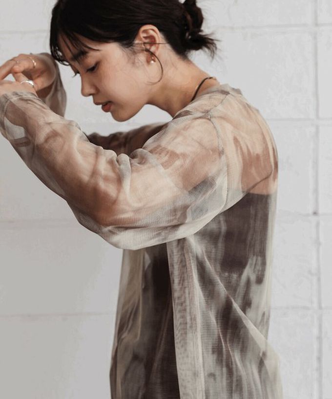 日本 Bab - 雲彩風格透膚美型長袖上衣-黑灰