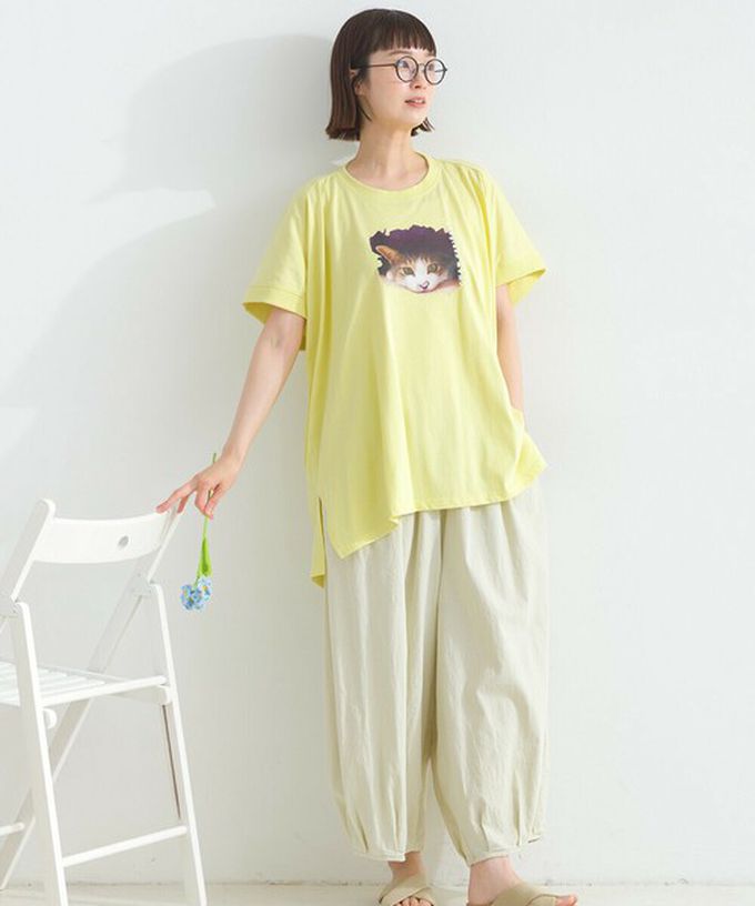 日本 Lupilien - 療癒休閒感落肩長版T恤-貓咪照片-淺黃