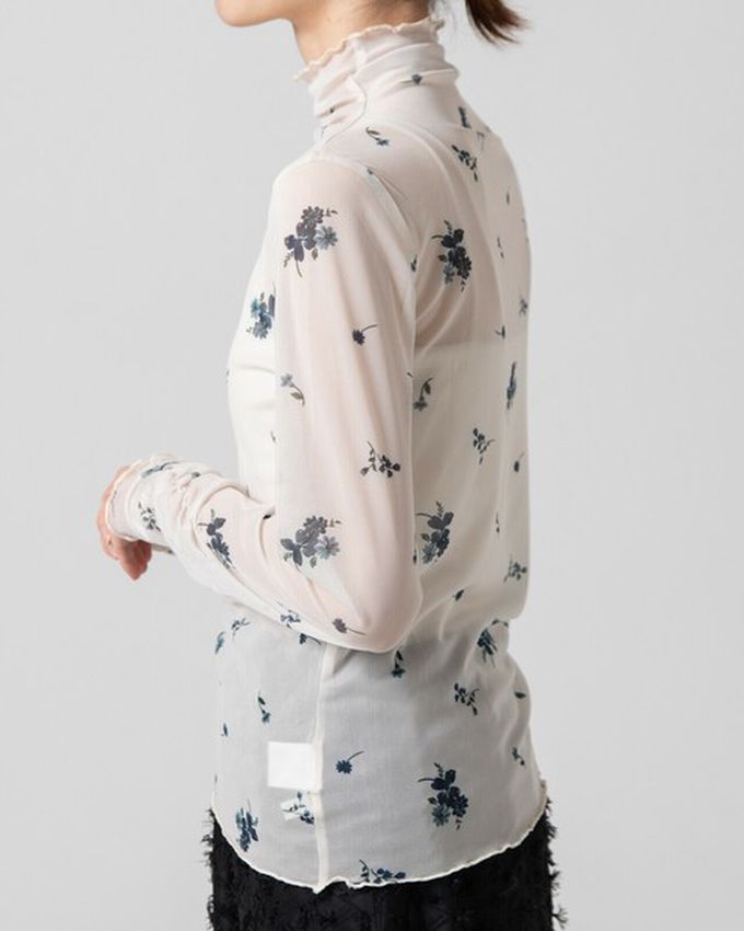 日本 gleam - 優雅小花木耳邊透膚高領長袖上衣-咖啡x黃花