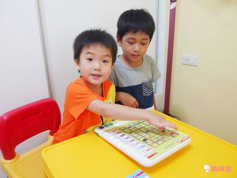 培養孩子邏輯的法寶✎【青林5G智能學習寶】點讀平板＋高達368個遊戲圖卡可替換★