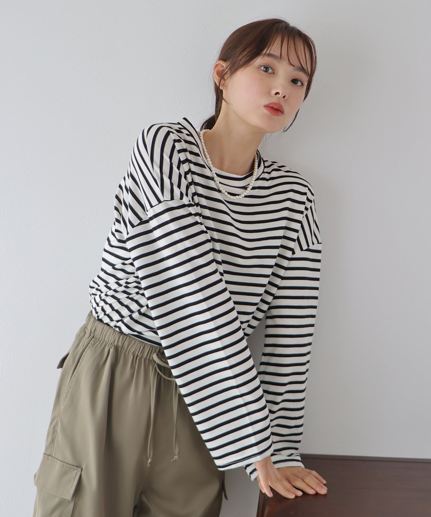 日本 BLUE EAST - 圓領百搭柔軟薄長袖上衣-條紋-深藍