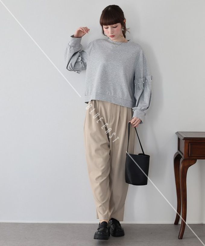 日本 BLUE EAST - 可愛珍珠皺摺造型寬版長袖上衣-黑