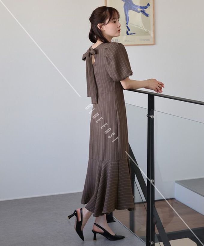 日本 BLUE EAST - 優雅方領後綁帶泡泡袖魚尾洋裝-格紋-黑 (M)