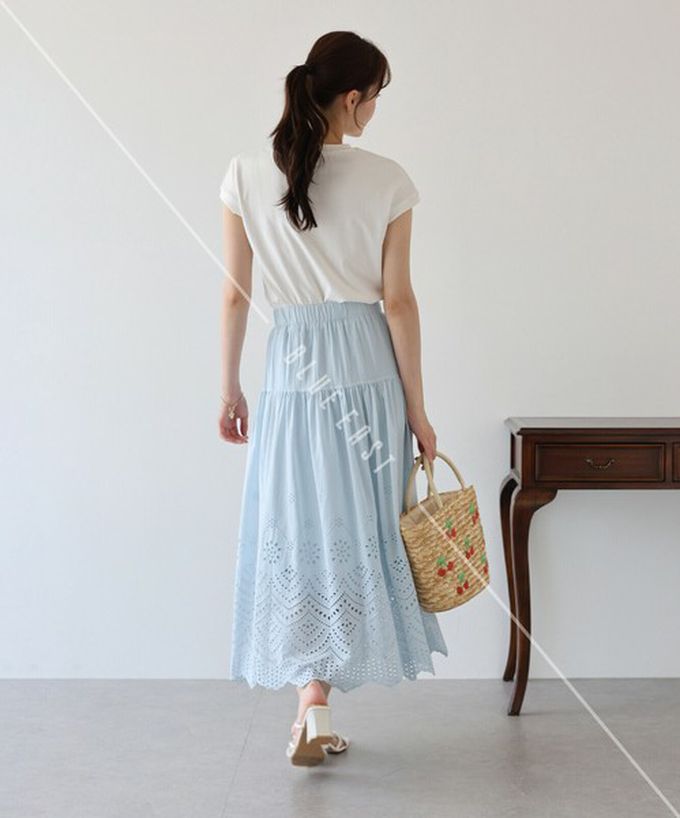 日本 BLUE EAST - 甜美雕花蕾絲下擺鬆緊長裙-白