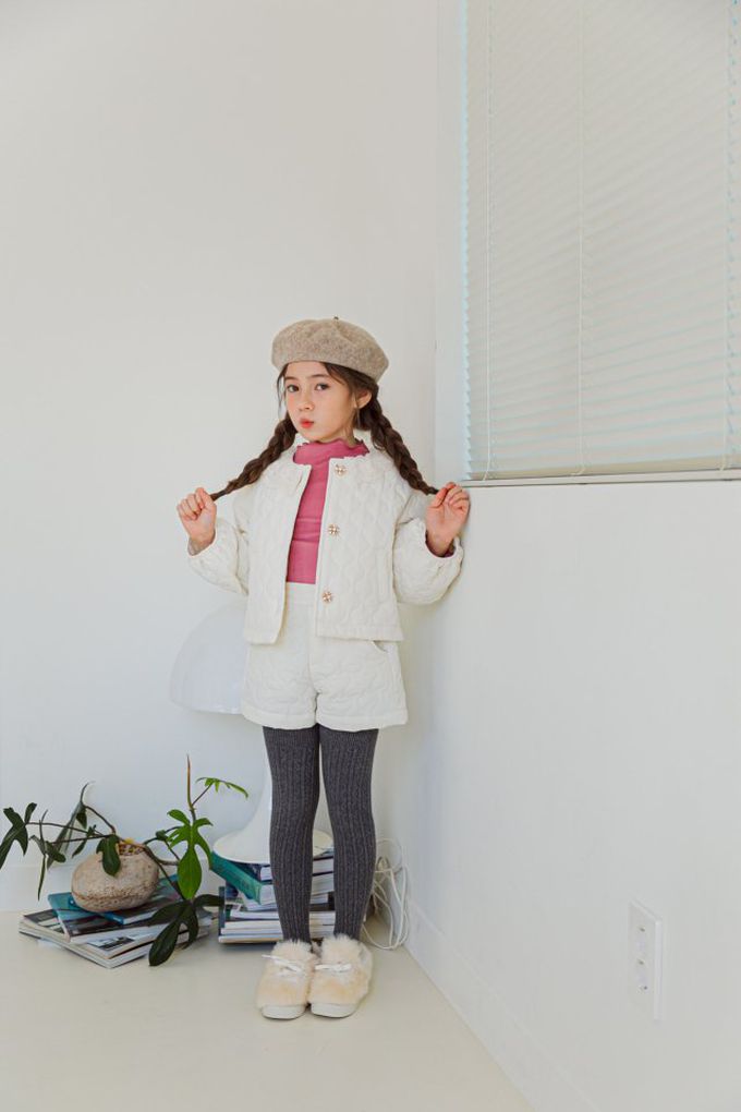 韓國 Berryberry - 高貴圓形壓紋短褲-奶油白