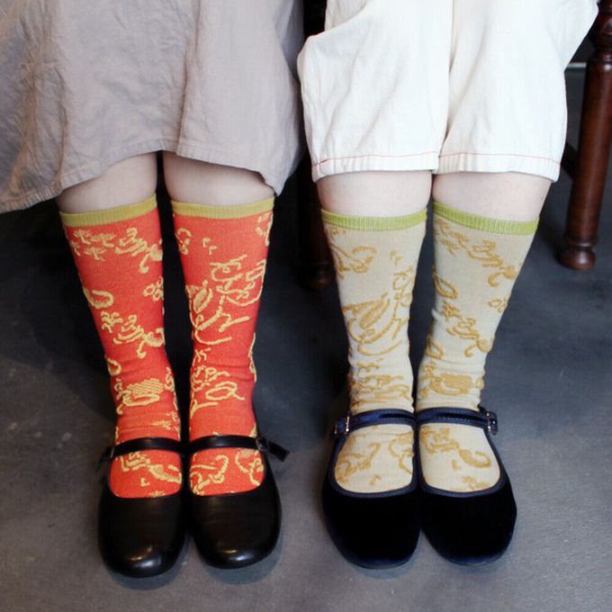 日本女裝代購 - 日本製 伊索寓言印花長襪-螞蟻與蟋蟀-橘紅 (23-25cm)