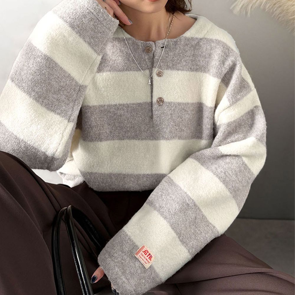 Java 率性亨利領寬鬆厚針織上衣-米白x卡其