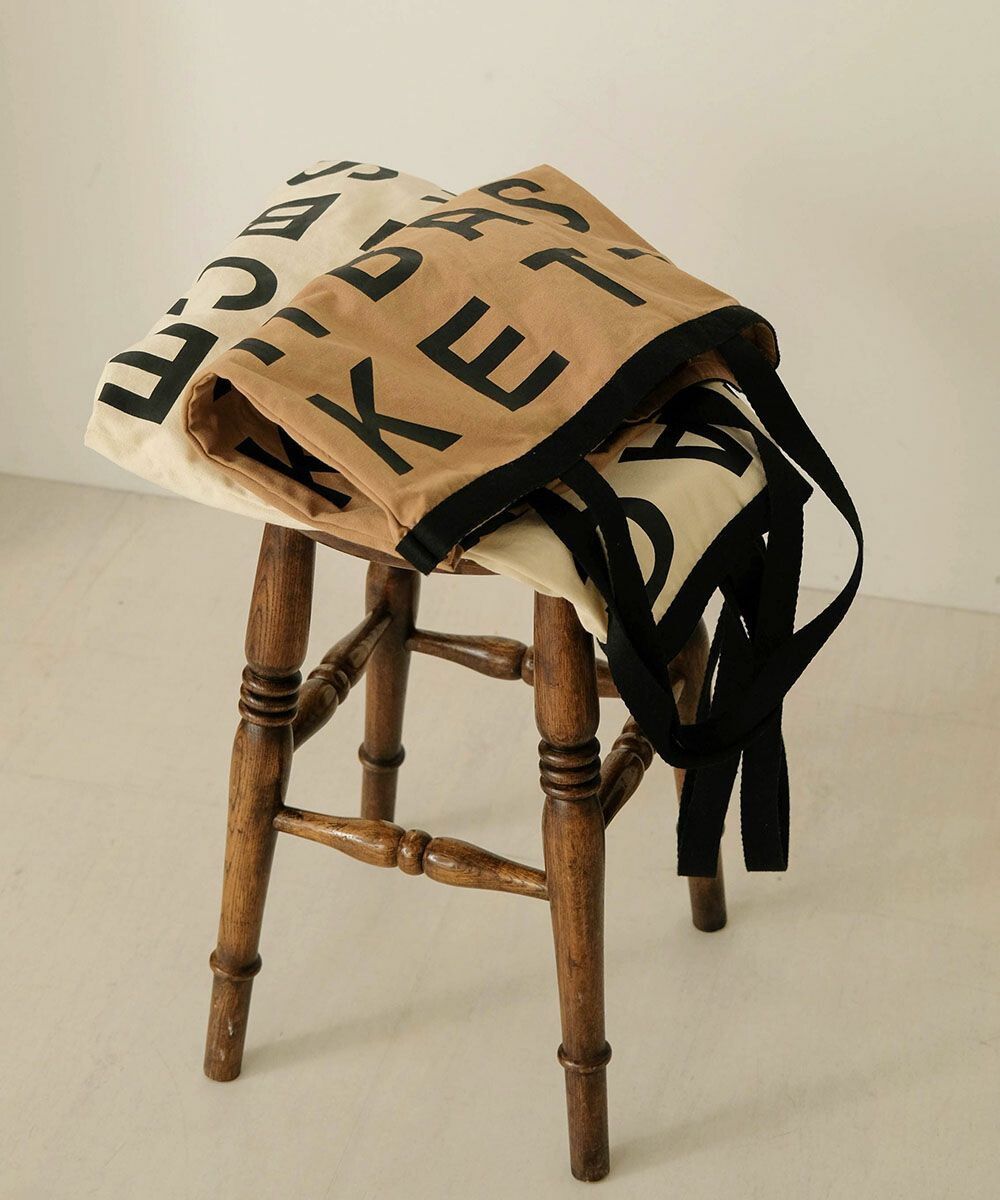 日本 Bab - [日雜推薦] 簡約字母帆布袋/托特袋-米杏