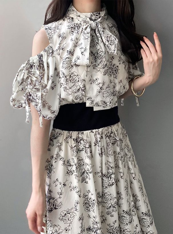 日本 GRL - 絕美氣質扭結收腰碎花洋裝-象牙杏