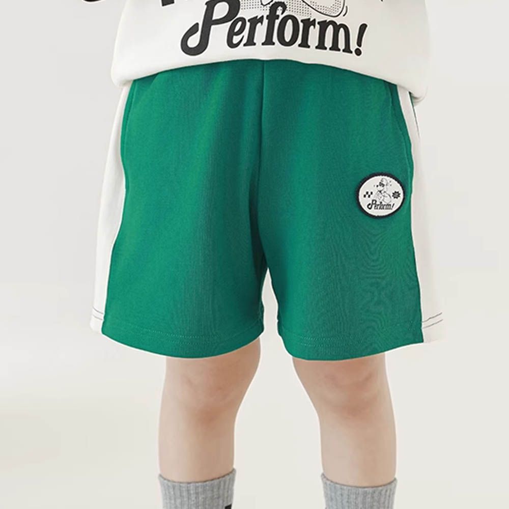 腰鬆緊側撞色拼接運動短褲-小狗-綠色