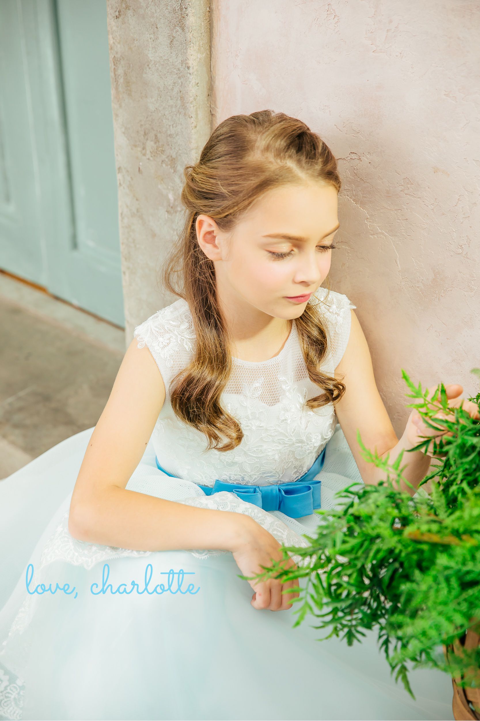 Love, Charlotte - 華麗水藍色重磅網紗長裙禮服