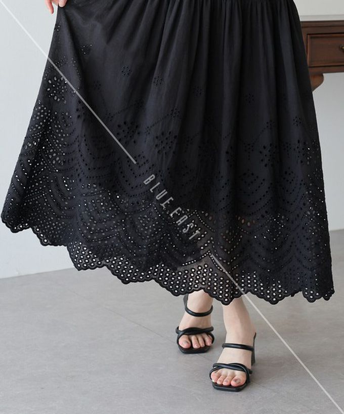 日本 BLUE EAST - 甜美雕花蕾絲下擺鬆緊長裙-白