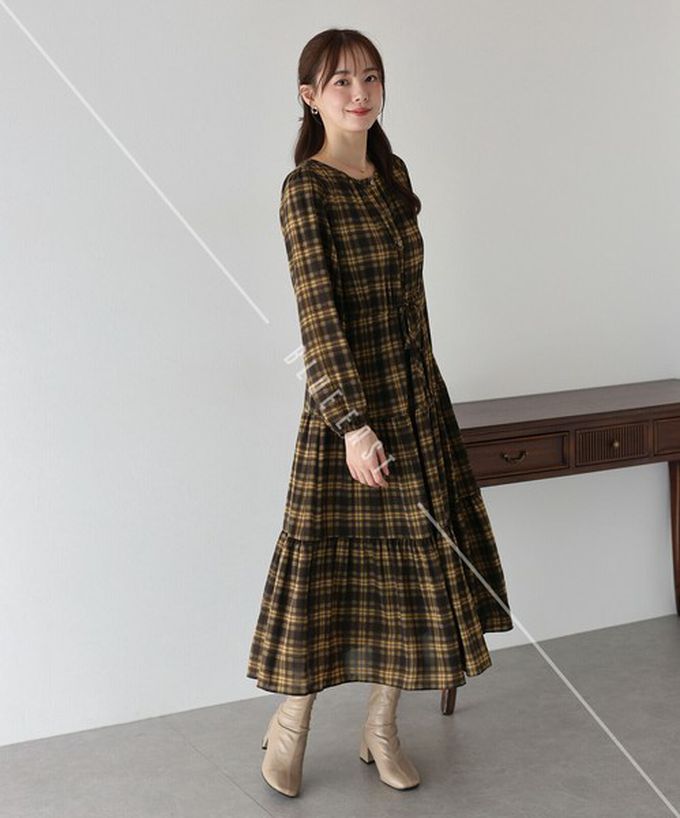 日本 BLUE EAST - 經典低調格紋分層束腰長袖洋裝-海軍藍