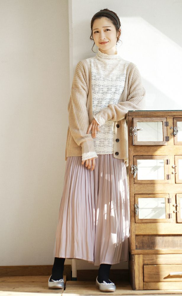 日本 zootie - 微透膚刺繡蕾絲高領內搭長袖上衣-黑