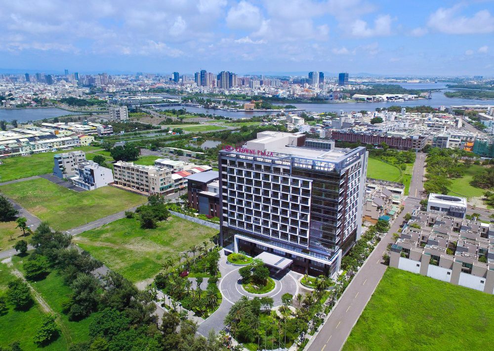 台南大員皇冠四人房2大1小$4299起 指定平日