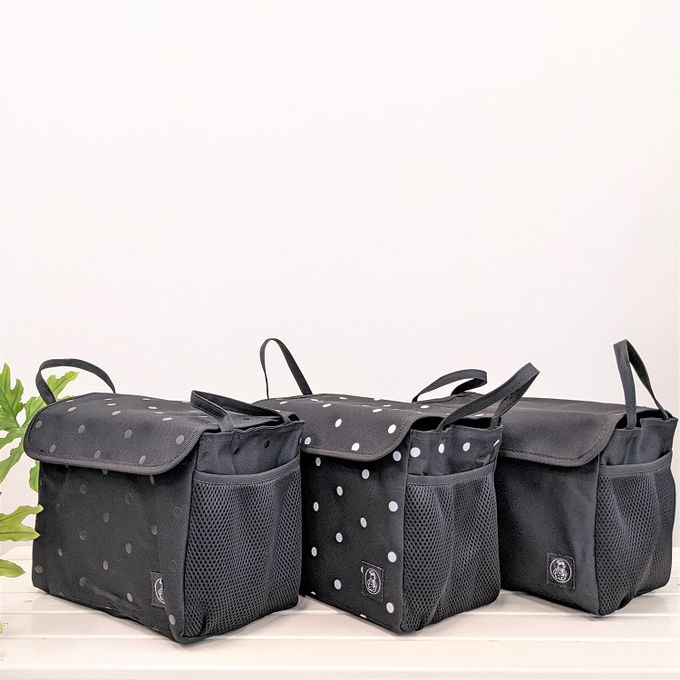 經典萬用帶蓋網袋分隔袋共有素面個性黑、黑底白點點、黑底黑點點三色可選擇喔！