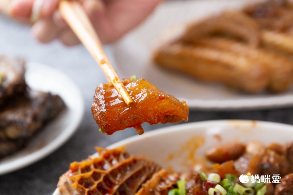 爆汁飽滿內餡！【立祥公寓】手工黑豬肉水餃 外皮Ｑ彈