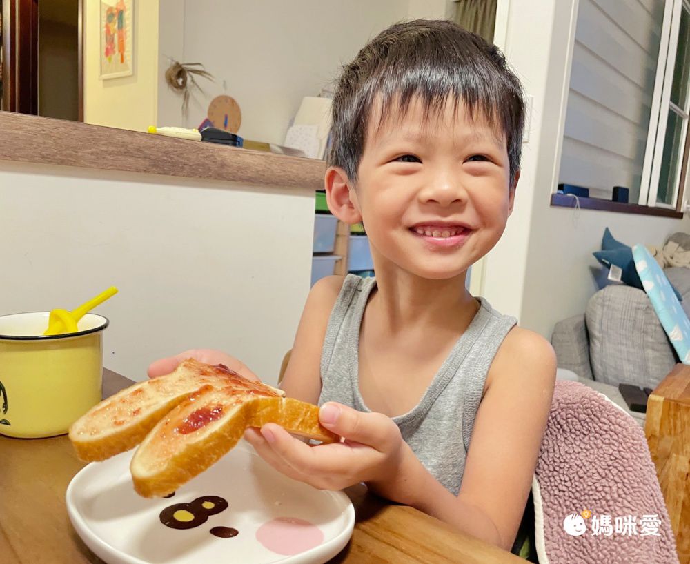 免運｜高雄排隊名店【奧瑪烘焙】日式崎風蛋糕/羅馬生乳包