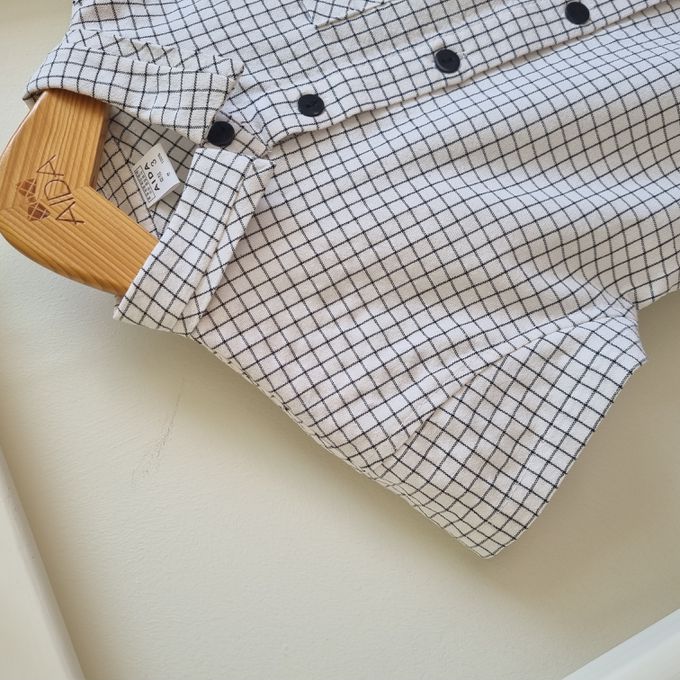 韓國 AIDA - (不含領結)百搭細網格短袖襯衫-白X黑