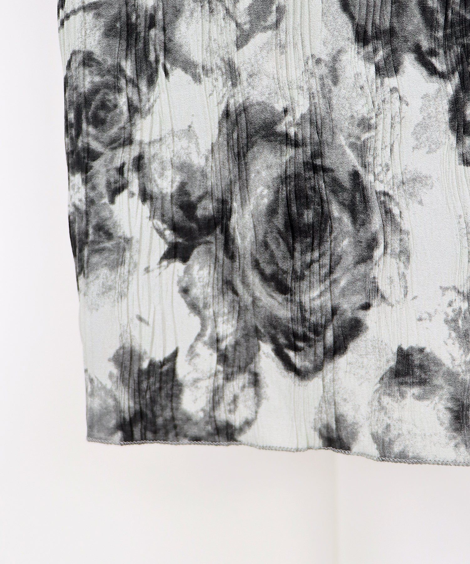 日本 BLUE EAST - 優美渲染修身長裙-黑