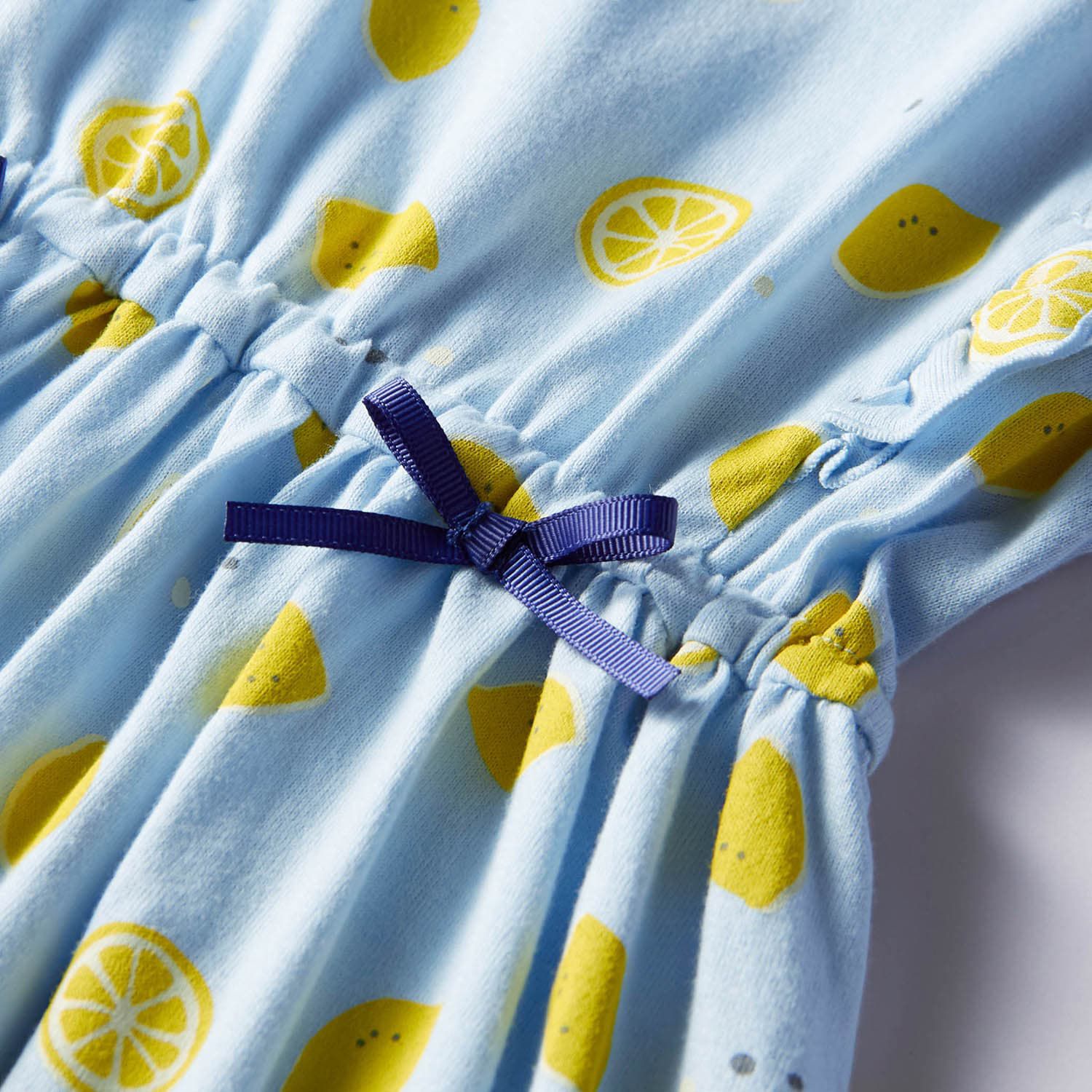 日本千趣會 - 清爽系檸檬印花荷葉袖洋裝-水藍