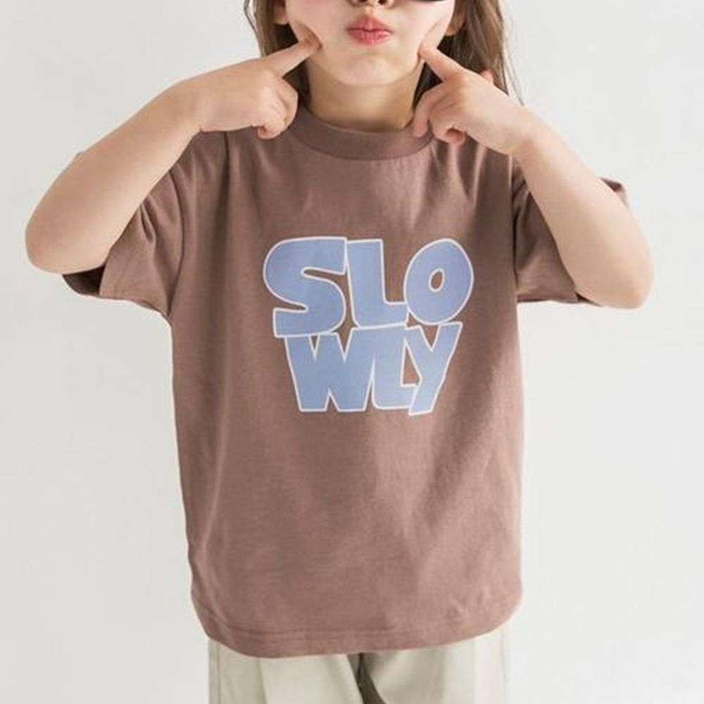 100%棉 簡約印花短袖上衣-slowly-咖啡