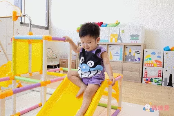 NONAKA WORLD - 【降價65折優惠】可收納滑梯鞦韆組