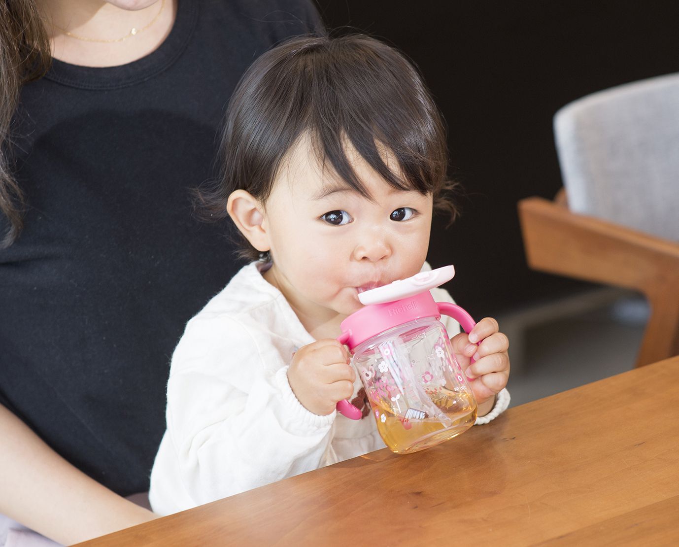 日本 Richell 利其爾 - 花間鹿三階段水杯禮盒組-鴨嘴水杯、360度直飲上蓋(含墊圈)、吸管上蓋(含墊圈、吸管組/1組)-紅/粉