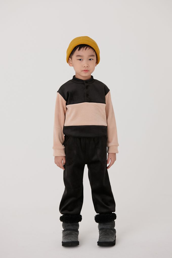 韓國 Coco Bang - 光澤抓絨上衣長褲套裝-黑X卡其