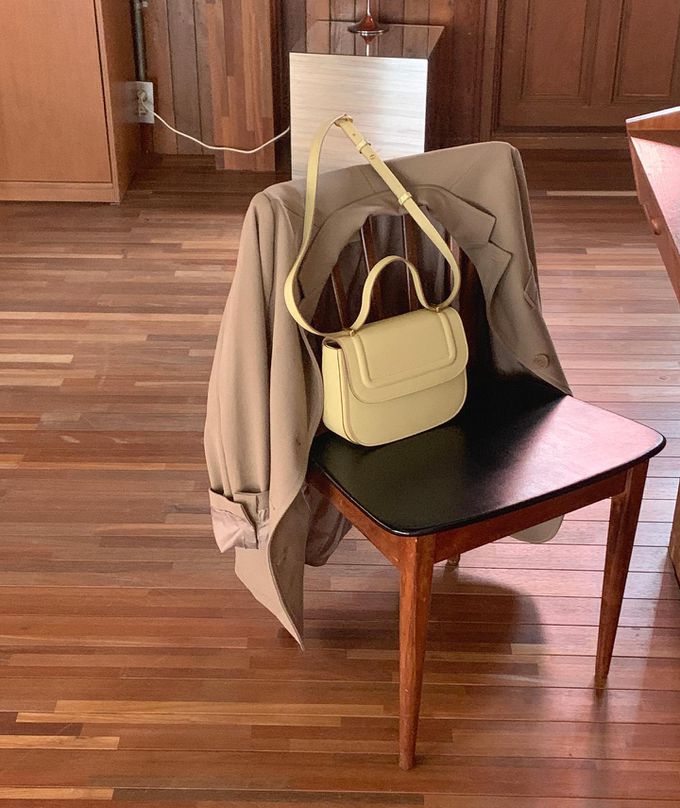 韓國lemego - 牛皮翻蓋馬鞍側背包(Ark)-奶油黃