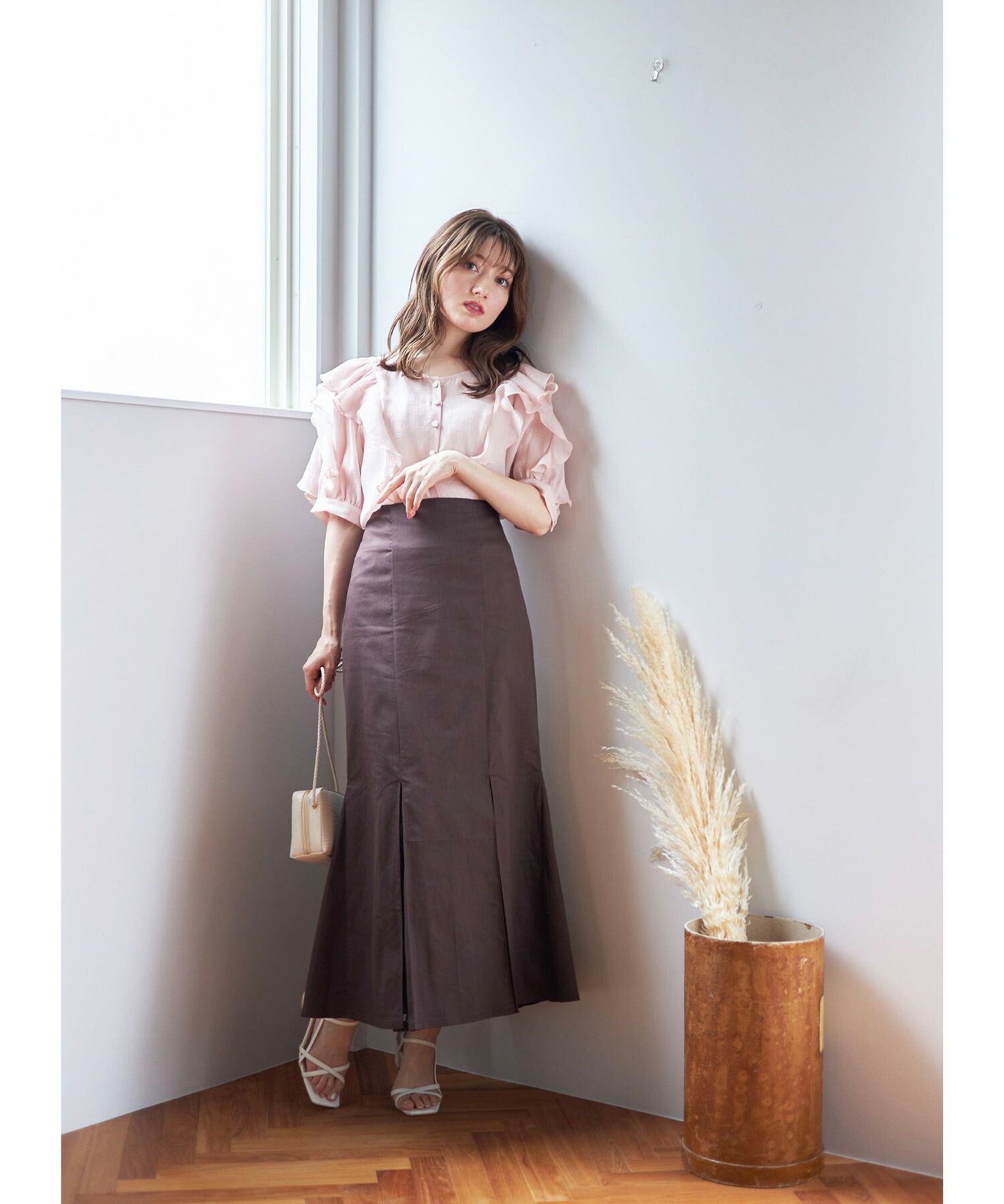 日本 tocco-closet - 優雅光澤感綁帶短袖上衣-星塵粉